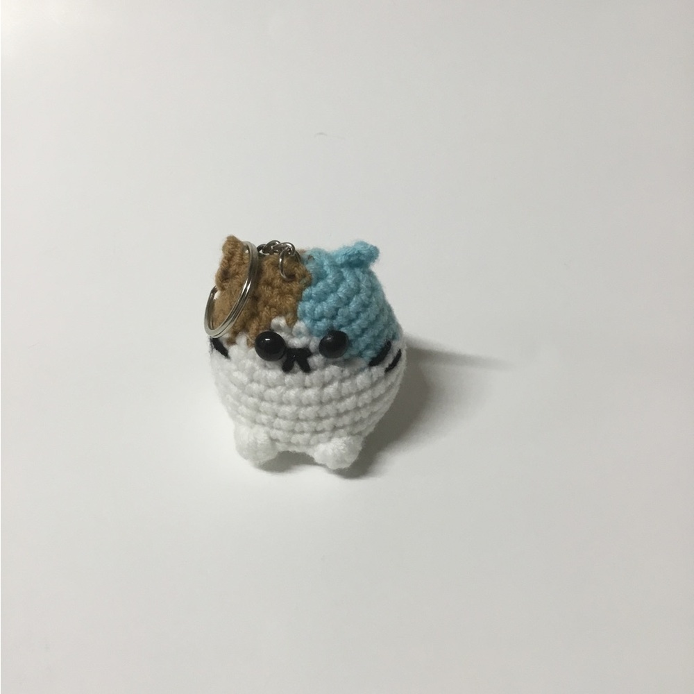 Handmade Brown Crocheted Cat Keychain new - Picture 2 of 5